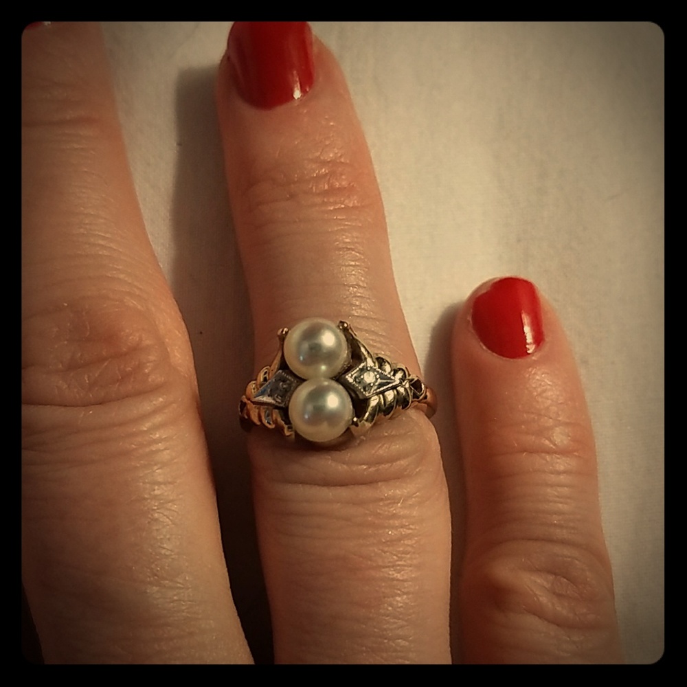 Vintage diamond and pearl ring